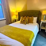 Haywra Lt By Furnished - Location - Rare Free Parking - Family Relocation - Business アパート