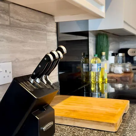 Apartment Haywra Apartment Lt By Furnished Accommodation - Central Location - Rare Free Parking - Family Relocation - Business Stays Harrogate