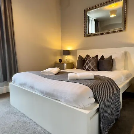 Apartment Haywra Apartment Lt By Furnished Accommodation - Central Location - Rare Free Parking - Family Relocation - Business Stays