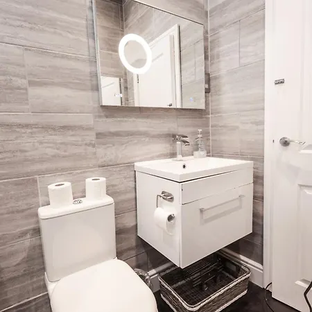 Haywra Lt By Furnished - Location - Rare Free Parking - Family Relocation - Business Apartmán