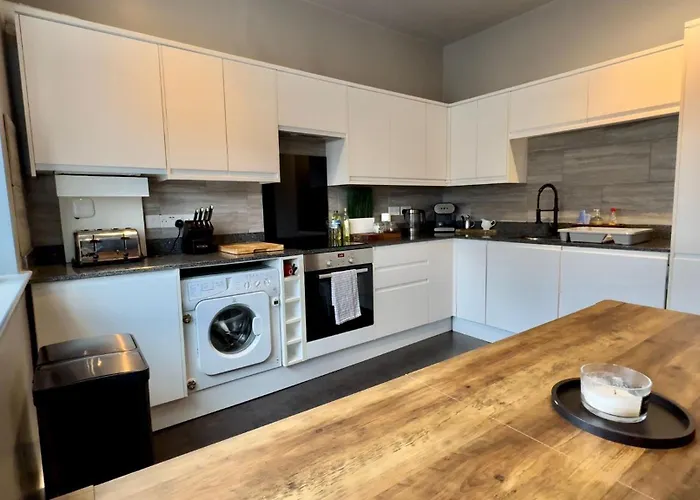 Haywra Lt By Furnished - Location - Rare Free Parking - Family Relocation - Business