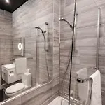 아파트 Haywra Lt By Furnished - Location - Rare Free Parking - Family Relocation - Business *